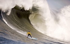 九游体育入口：皇马关键战首发预测，加西亚担纲左路，阿诺德与维尼修斯强势回归