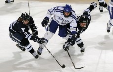 九游体育入口：亨德森深情告白，见证红军登顶倍感欣慰 为国征战矢志不渝