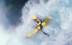九游体育-伊朗神锋闪耀伯纳乌！塔雷米欧冠破皇马创历史，亚洲足球再迎里程碑