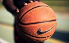 九游体育官网-马雷斯卡痛惜防守失误，两粒丢球本可避免，被扳平后球队一度失控